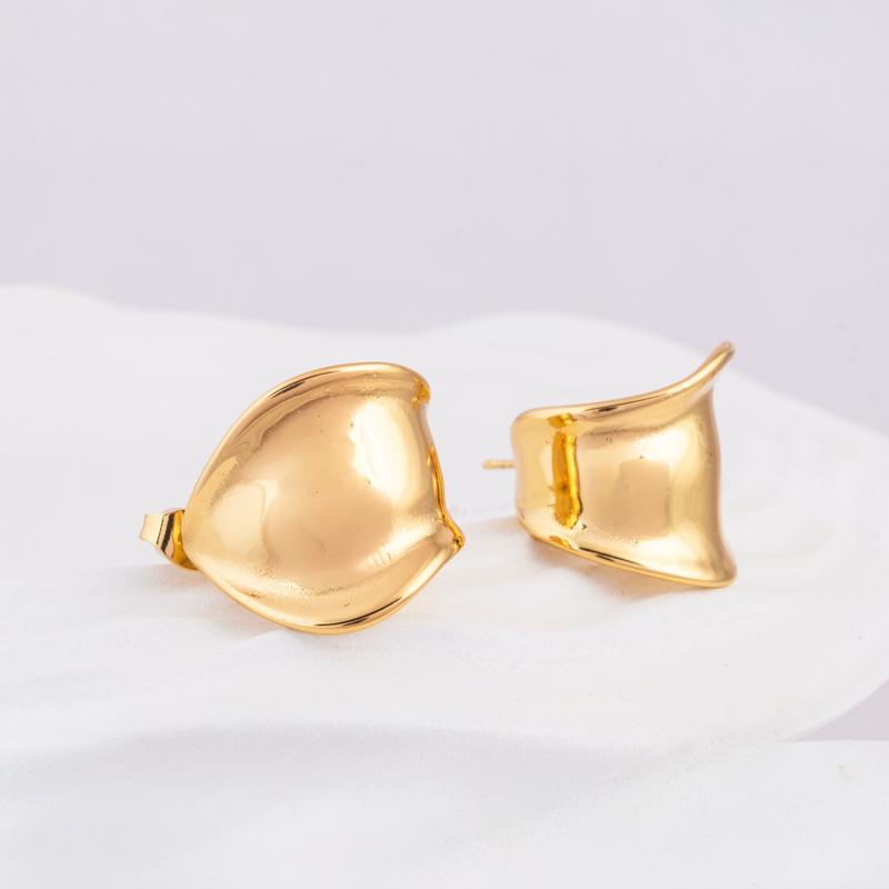 Golden Petal Curve Studs